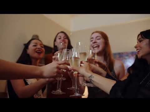 Party Houses | Luxury UK Staycation | kate & tom's