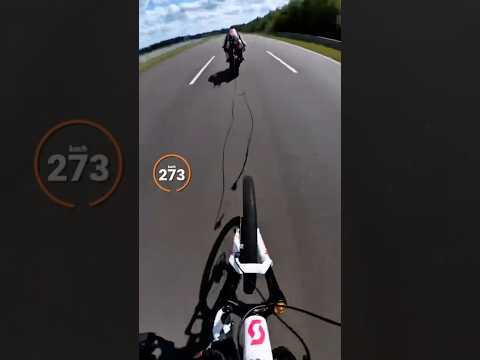 Biker breaks speed record in the craziest way…😳 #shorts #bike #biker #record