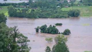 preview picture of video 'Enchente do rio Forqueta dia 04/01/2010'