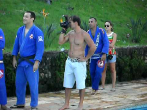 churrasco gracie barra caveirinha  graduação  marquim sangão faixa marron