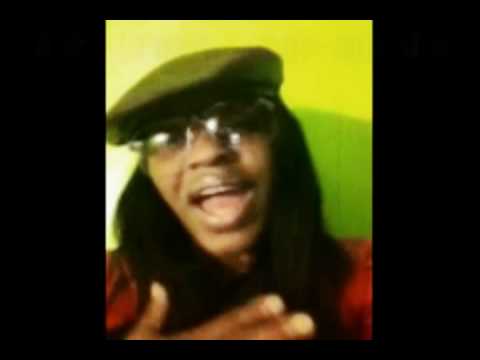 Lil' Mo letting CT know 'its going down'