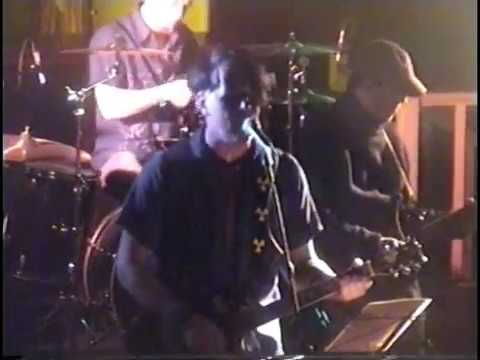 the BELKA - Mustkunstnik Maalib Graffity't (Must Kunst)