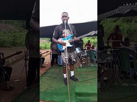 JUNIOR HAPPY BOY ANALYSING THE MUSIC IN ETSAKO WAY