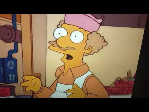 Lenny sounding Carl. (The Simpsons)