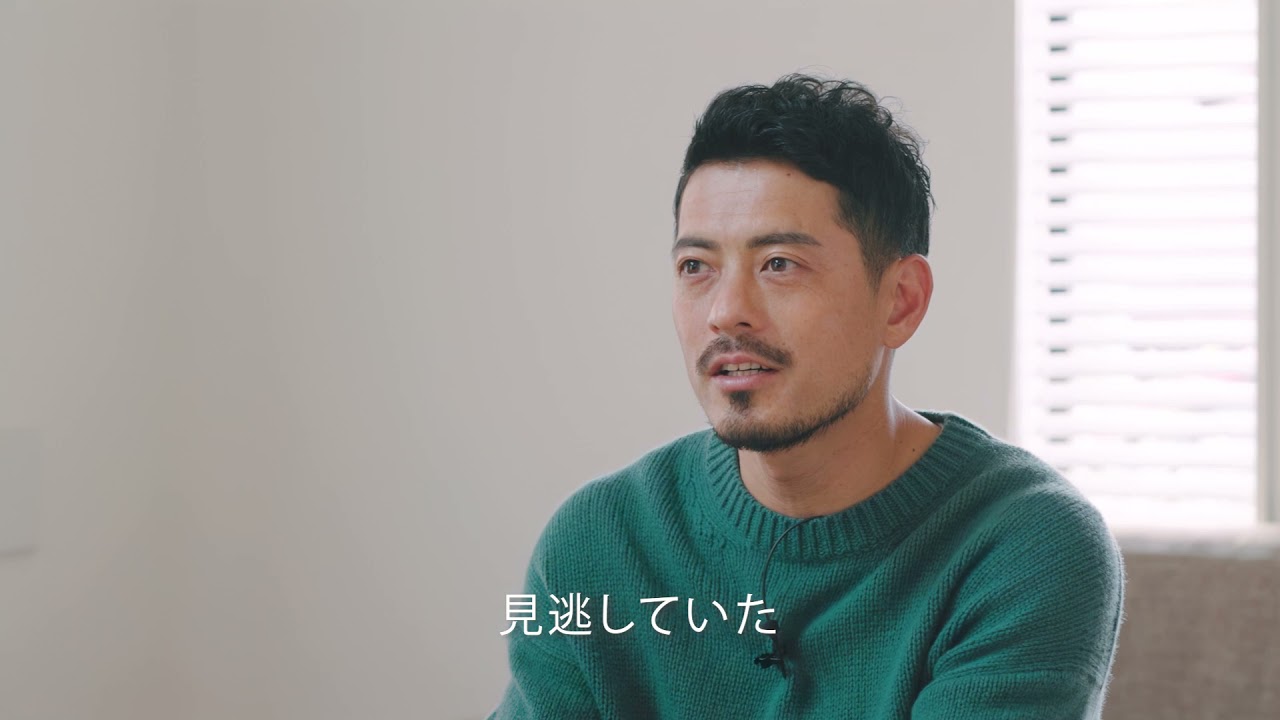 これまで見逃していたゴミをレーザーで可視化！ 実業家・鈴木啓太が、ダイソンの最新掃除機で自宅を“整える”