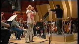 Victor Costa conducts the Carl Nielsen's Flute Concerto, Soloist : Ulla Miilmann