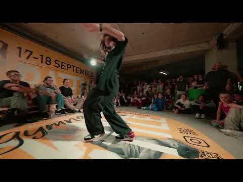 Gymnasia Dance Battle - Nicholas vs Diablo