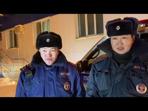 В Якутске инспекторы ДПС помогли нуждающемуся в экстренной медицинской помощи двухлетнему малышу В Якутске инспекторы ДПС помогли нуждающемуся в экстренной медицинской помощи двухлетнему малышу