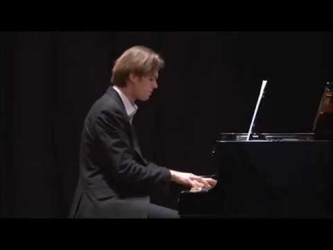 Beethoven - Moonlight Sonata (N. 14) (pianist: Marc Ruhlmann)