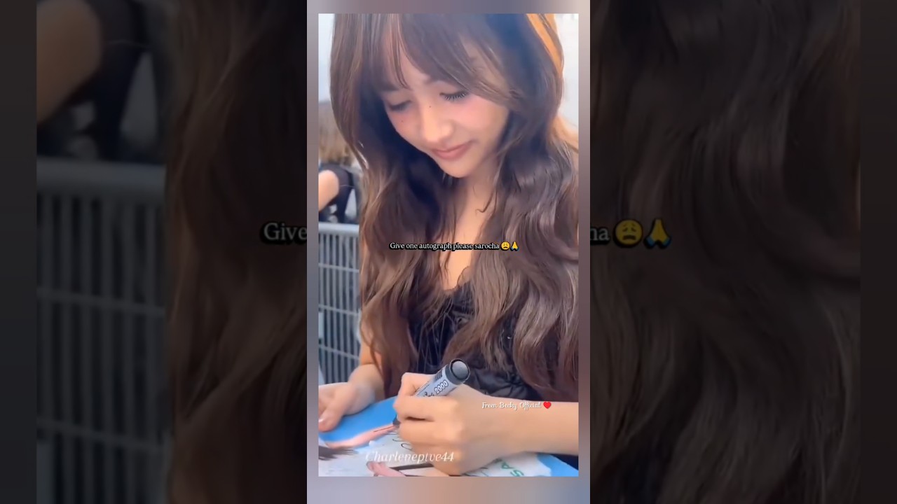 Hey My Princess 😚 Can You Give Me  Autograph Too🫣 #freensarocha  #srchafreen #shorts #foryou #fyp