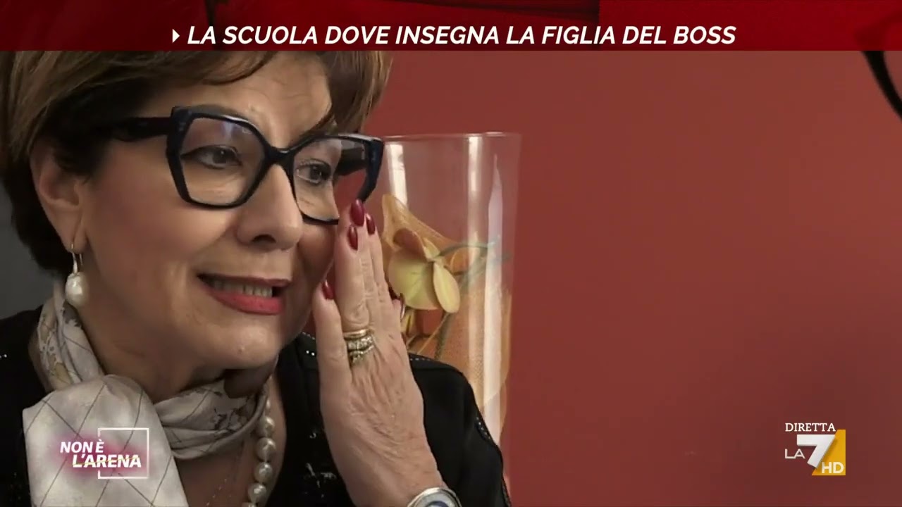 Watch Now La scuola dove insegna la figlia del boss. Silvio Schembri incontra la Preside. La scuola dove insegna la figlia del boss. Silvio Schembri incontra la Preside.