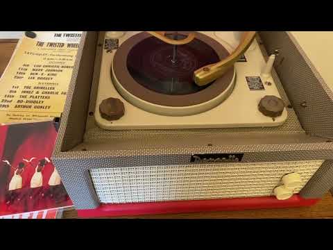 The Velvelettes - These Things Will Keep Me Loving You - UK Tamla Motown Records 1966