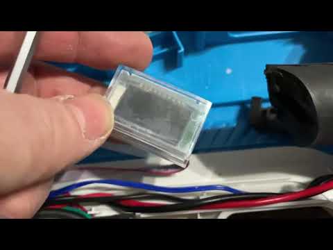 SPYRA warter pistol strip down Faulty what’s in side?