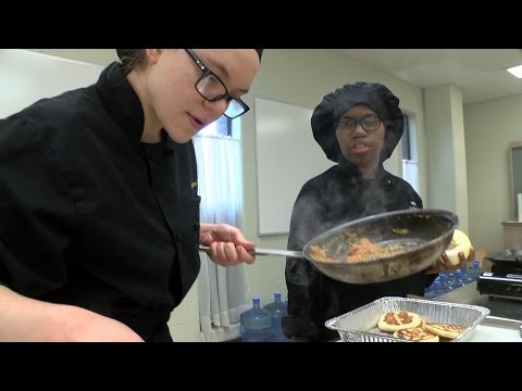 Award-winning student chefs cook up their first-place burger