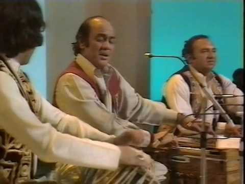 Mehdi Hassan Live   Mohabbat Karne Wale Kam Na Honge