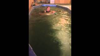 Finn swimming against the current