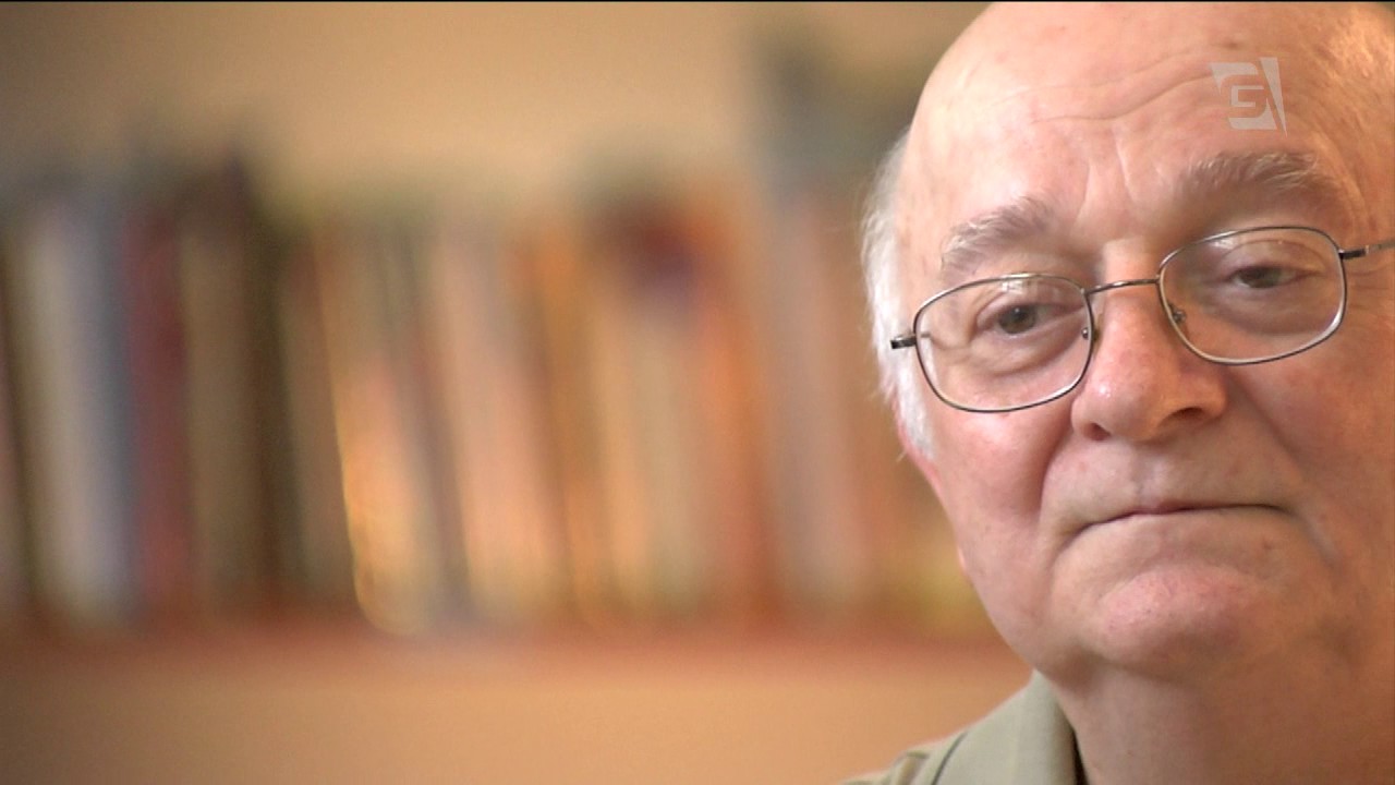 Prestes a se aposentar, professor recebe homenagem de alunos