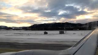 preview picture of video 'Winter takeoff from Vaernes  737-800 - dec4 2010 HD Norwegian Air Shuttle'