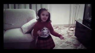4 years old sing let it go - frozen