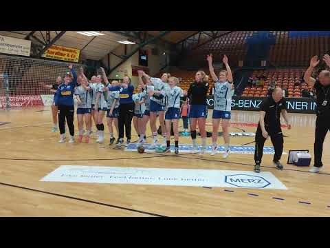 DRHV 06 Frauen feiern den Derbysieg (02.04.22)