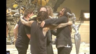 Jonathan Davis Emotional and Embraced by Bandmates At End of Vegas Show 9/15/2018