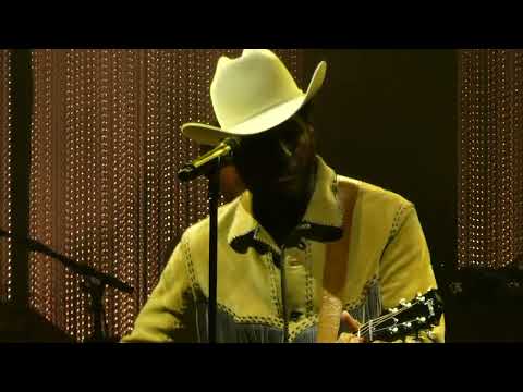 Leon Bridges - Texas Sun (Khruangbin and Leon Bridges) - Live at Massey Hall in Toronto on 10/28/24