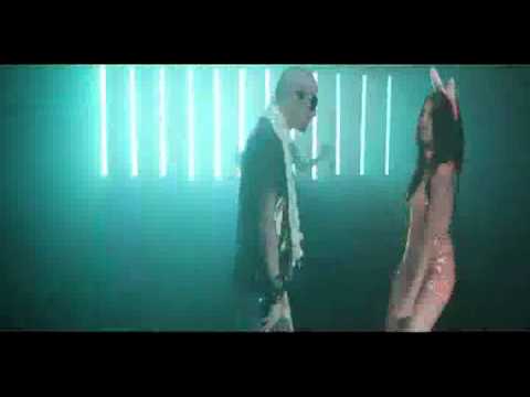 Club Dogo vs. Nicola Fasano - D D D (Remix)  (DVJCZAR VR).flv