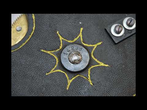 Renovation/restauration Polyphon Style 104 coin operated music box with 19 5/8 inches disks.