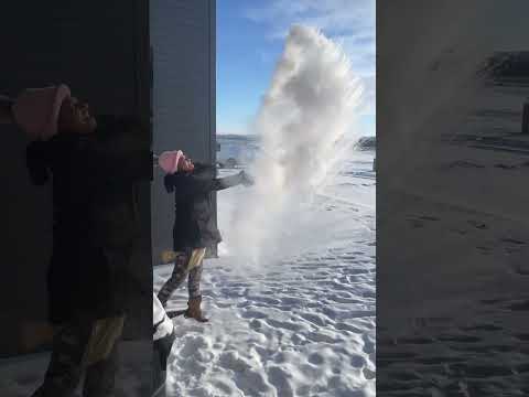 Hot water in Freezing weather calgary @CanadaTamilachi#calgary #canada