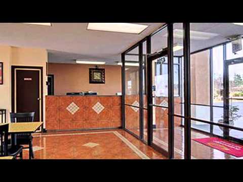 Econo Lodge Inn & Suites - Macon, GA