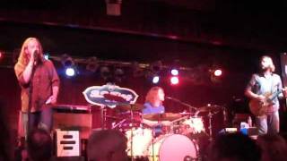 Moreland and Arbuckle - Don't Wake Me