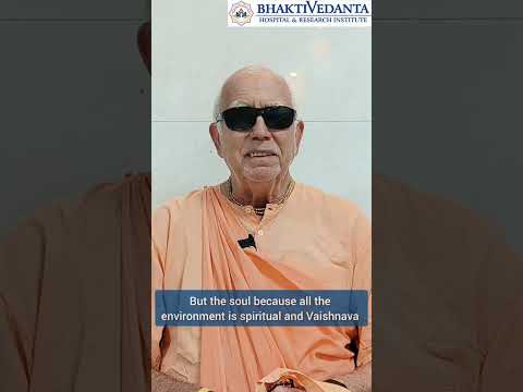 Gratitude Across Borders : The Story of H. H. Purushatraya Swami Maharaj