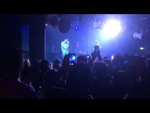 (Unbelievable!) Lewis Capaldi - Sings Bruises *live* with guy from the audience. Amazing!! (Unbelievable!) Lewis Capaldi - Sings Bruises *live* with guy from the audience. Amazing!!