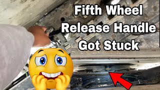 Fifth Wheel Release Handle Got Stuck | Here’s What To Do | Rookie Trucker Journey #truck #trucking