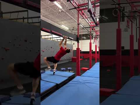 JOE MORAVSKY IS STILL ONE OF THE STRONGEST NINJAS #americanninjawarrior #ninja