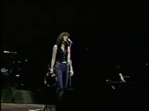 Linda Ronstadt In Atlanta   1977   04   Silver Threads and Golden Needles