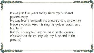 Claude King - I'm Just Here to Get My Baby Out of Jail Lyrics