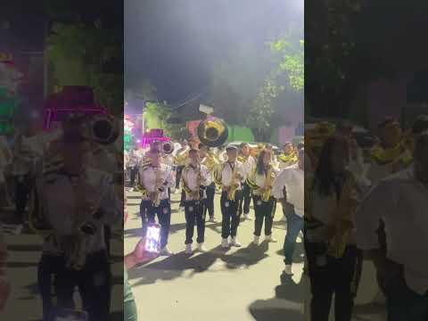 Fabio’s Latín Band en  desfile en El  Rosario,La Paz #elsalvador #lasalvadoreña #desfile #fyp #short