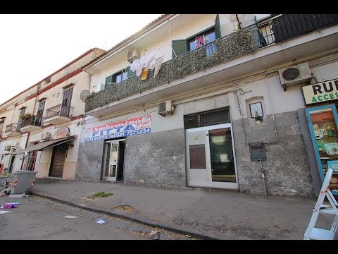 Negozio locale commerciale in Locazione a Napoli - Strada Provinciale di Caserta -