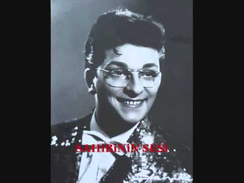 Gözleri Aşka Gülen - Zeki Müren