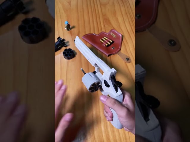 Vídeo relacionado con SZJYMY Bullets Suaves de Pistola de Juguete Totalmente automático Reloading Rebound Shell Games de Disparo de Disparos Pistola de Juguete Modelo de educación Juguetes Blaster (Plata)