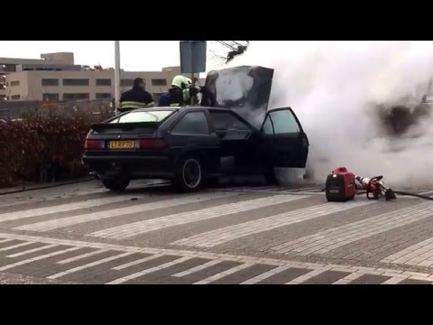 Brandweer met spoed naar autobrand oude ziekenhuis Oss