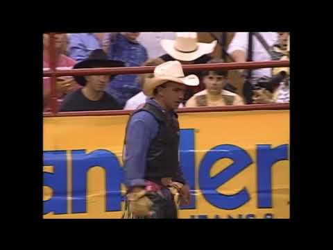 Bubba Dunn vs Lucky - 95 PBR Nashville (82 pts)