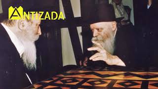 הרבי מליובאוויטש מנגן צמאה לך נפשי אוקראינית (ק"א) - התמונה מוצגת ישירות מתוך אתר האינטרנט יוטיוב. זכויות היוצרים בתמונה שייכות ליוצרה. קישור קרדיט למקור התוכן נמצא בתוך דף הסרטון