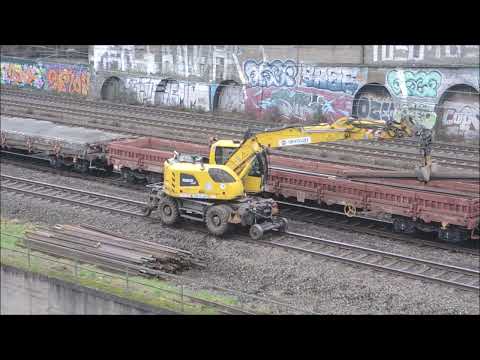 Bagger Liebherr 922 rail - alte Gleise verladen