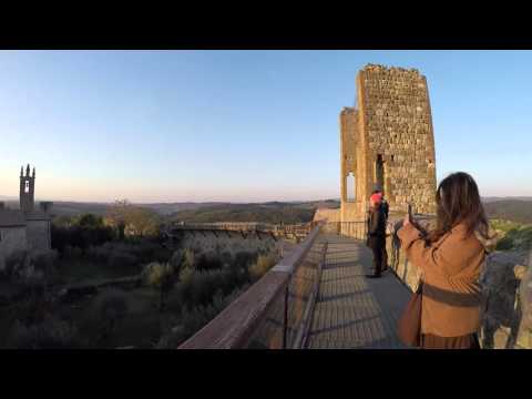 STREET VIEW: Monteriggioni in Tuscany in Italy