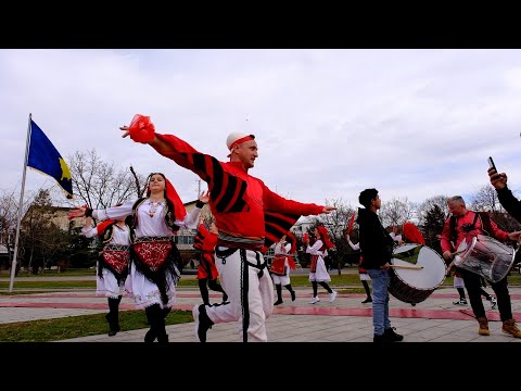 Ansambli i valleve "Ardhmëria" feston ditën e pavarësisë me dajre e valle