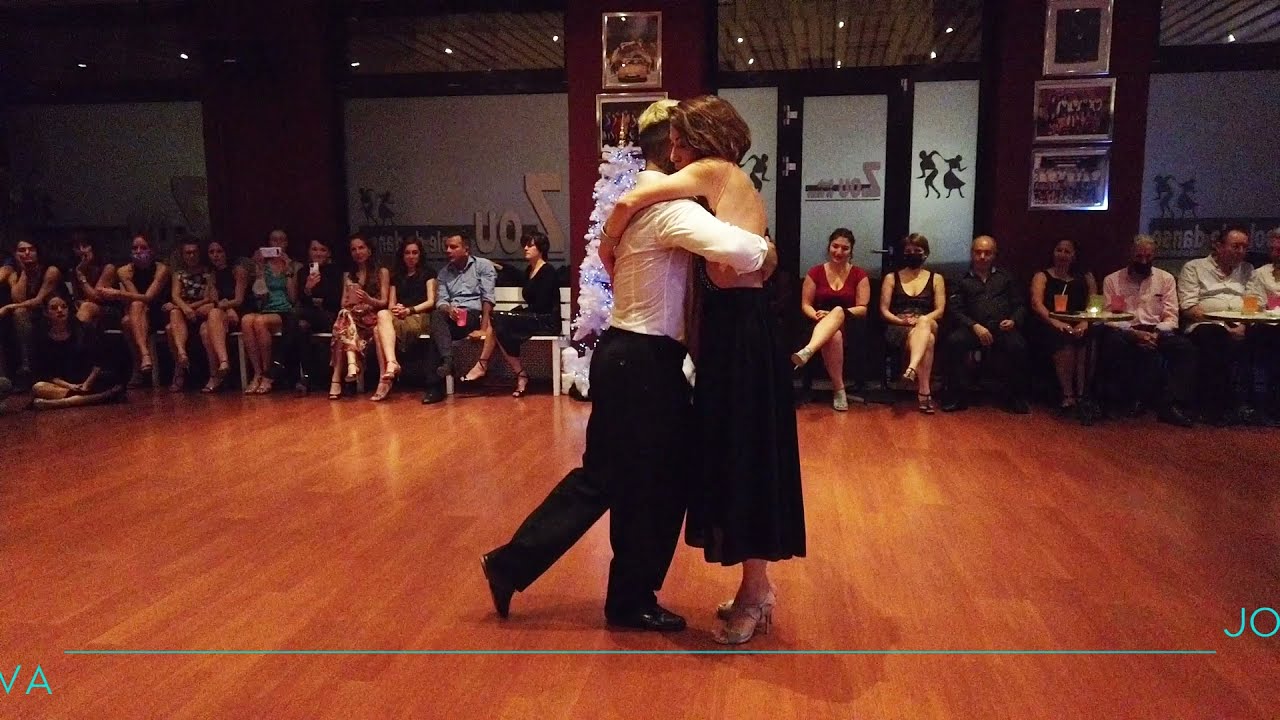 Jonatan Agüero & Verónica Palacios dance Roberto Rufino's El cielo en tus ojos