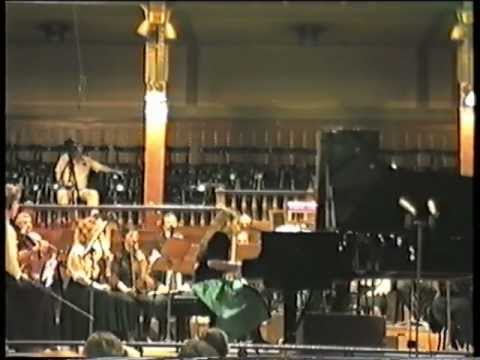 CSIK LAURA 1988 : CHOPIN E MINOR PIANO CONCERTO OP.11. PART 1.
