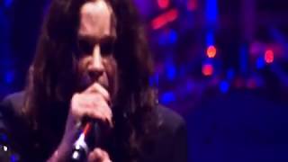 OZZY OSBOURNE - &quot;Let Me Hear You Scream&quot; at Ozzfest 2010 (Live Video)